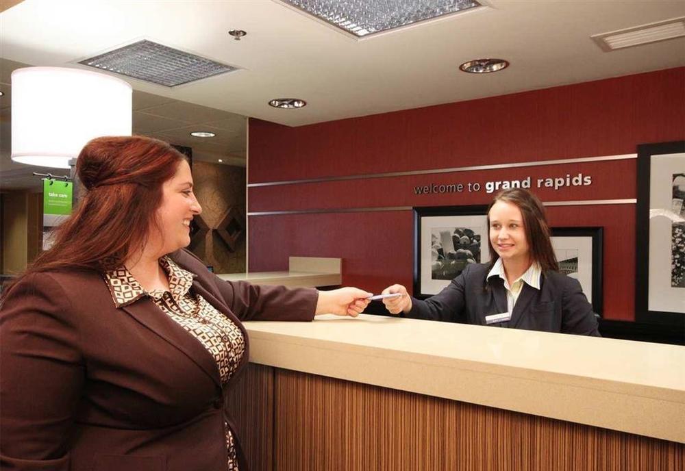 Hampton Inn Grand Rapids/North Walker Beltér fotó
